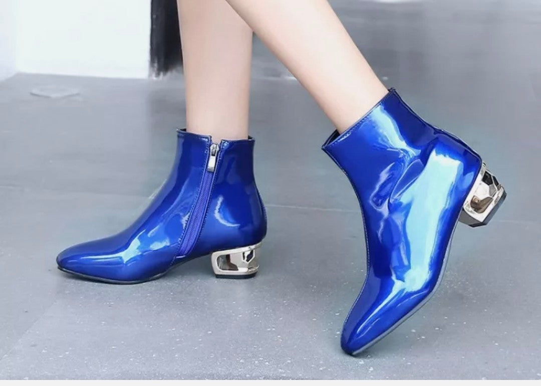 ANKLE BOOTS / BY CHELSEA PARIS